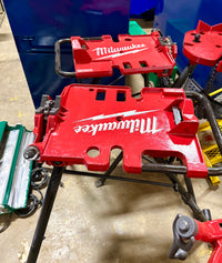 Milwaukee 48-22-8690 6” Leveling Tripod Chain Vise - Reconditioned