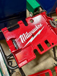 Milwaukee 48-22-8690 6” Leveling Tripod Chain Vise - Reconditioned