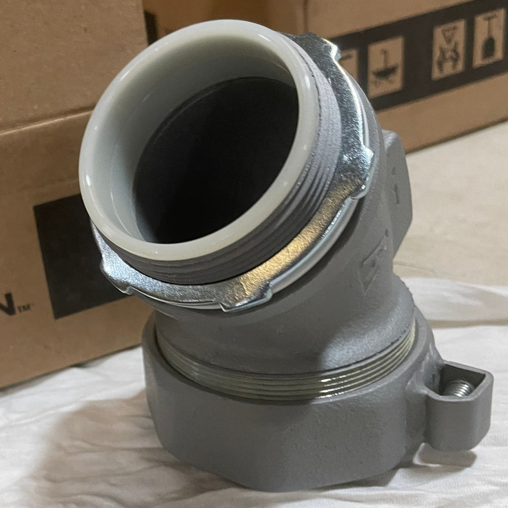 Appleton STB-45200L 2" 45D Insulated 2" INS 45 Connector W/Grounding Lugs-New Surplus