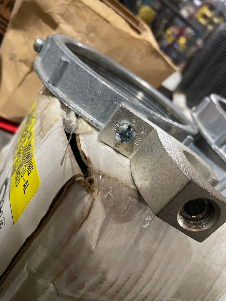 Arlington 459250 4" Insulated Grounding Bushing w/ Lug, Zinc Die Cast