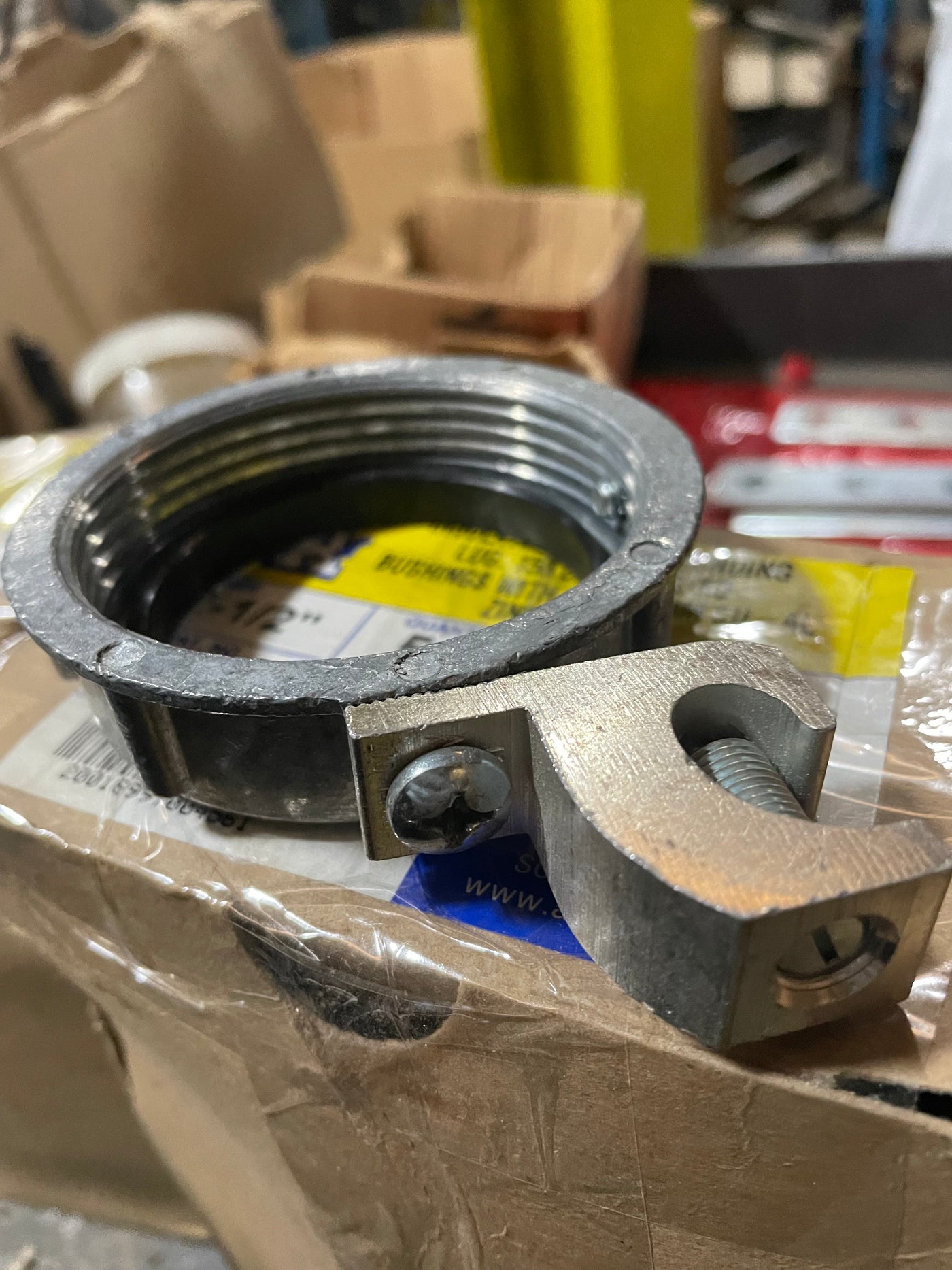 Arlington 456250 Metal Grounding Bushing 5 per box - New Surplus