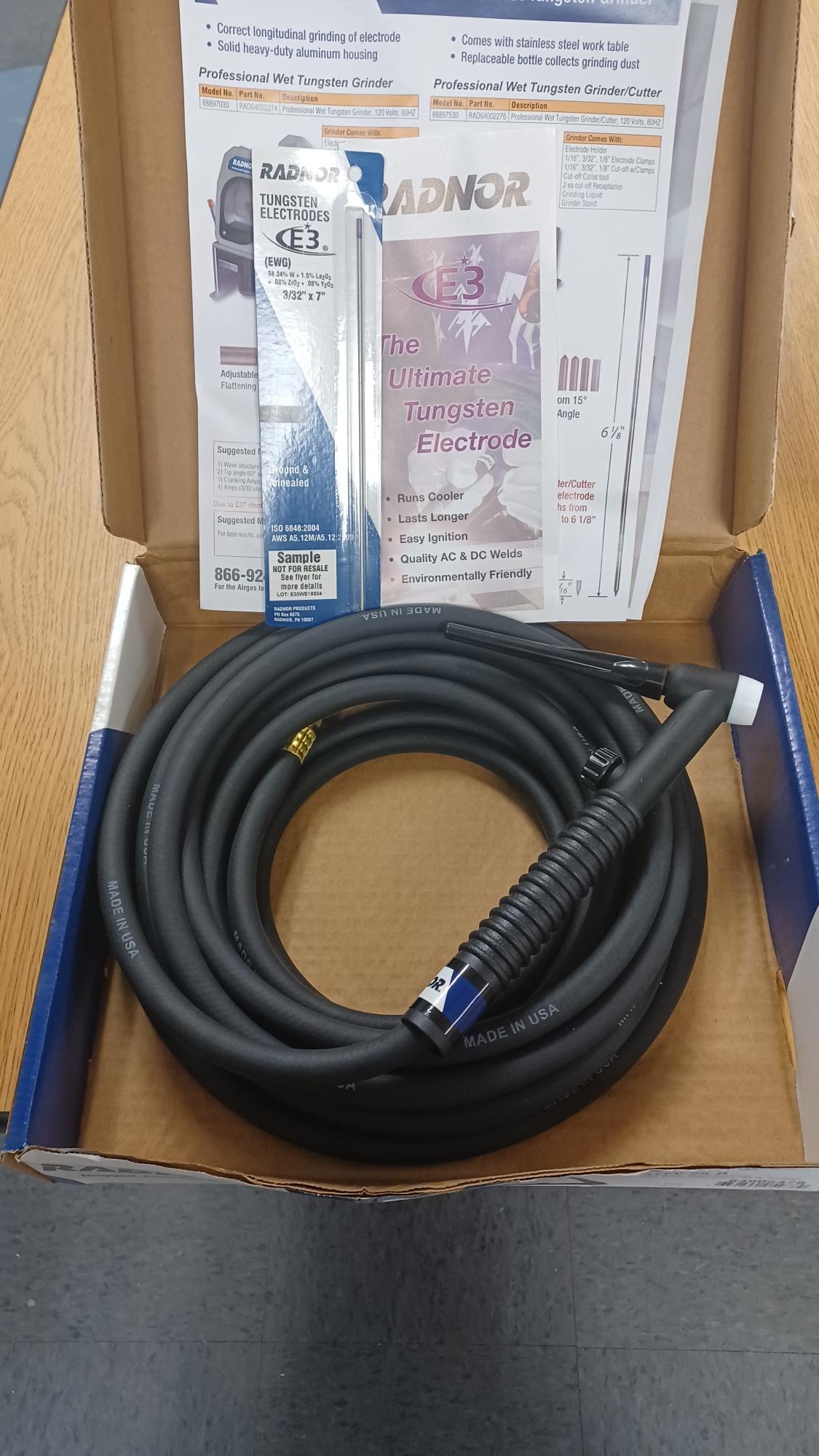 RADNOR 17FV-25-R 150 Amp Air Cooled TIG Torch With 60° Flexible Head And 25' Cable- New Surplus