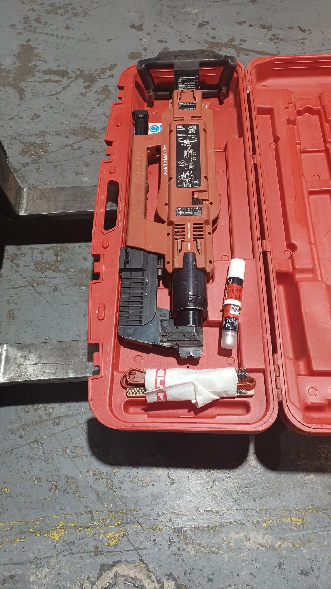 Hilti DX-860-ENP-L Fully Automatic Powder-Actuated Decking Tool - Used